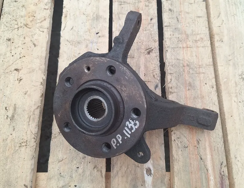 RENAULT Trafic 2 generation (2001-2015) Forreste højre hjulnav 33476341