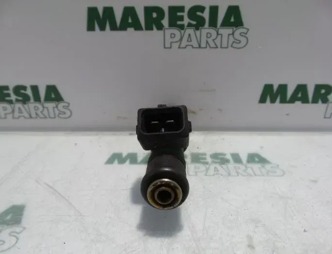 PEUGEOT 406 1 generation (1995-2004) Brændstofinjektor 01F005A,1984E3 26984474