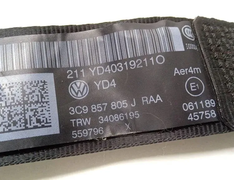 VOLKSWAGEN Passat B7 (2010-2015) Bagerste venstre sikkerhedssele 3C9857805J 33499723