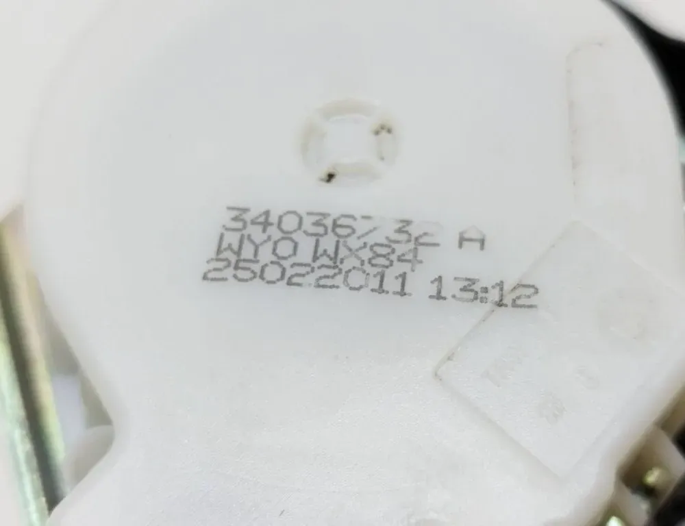 BMW 5 Series F10/F11 (2009-2017) Bagerste sikkerhedssele i midten 34036732A 33530056