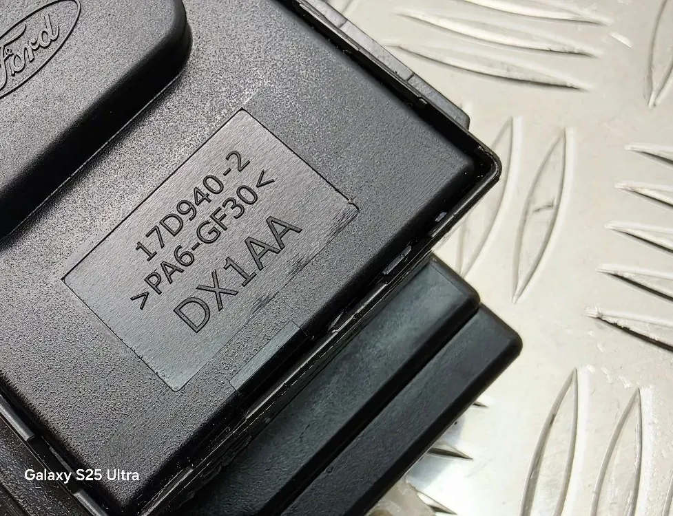 FORD Kuga 1 generation (2008-2013) Indikatorviskerarmkontakt 17D9402,17D940 33539075