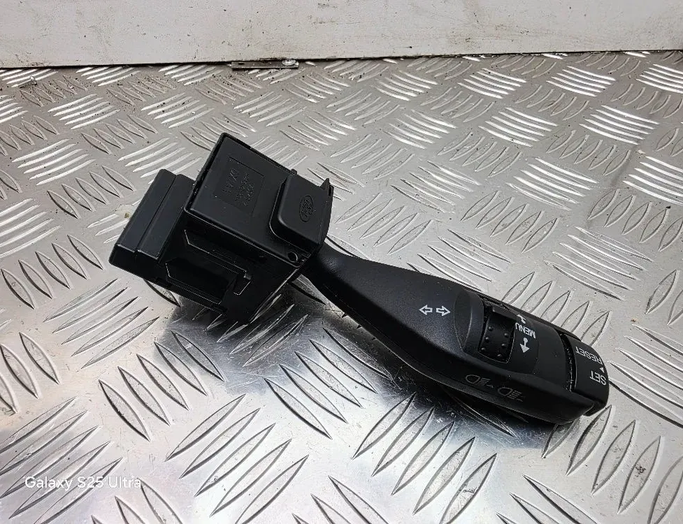 FORD Kuga 1 generation (2008-2013) Indikatorviskerarmkontakt 17D9402,17D940 33539075