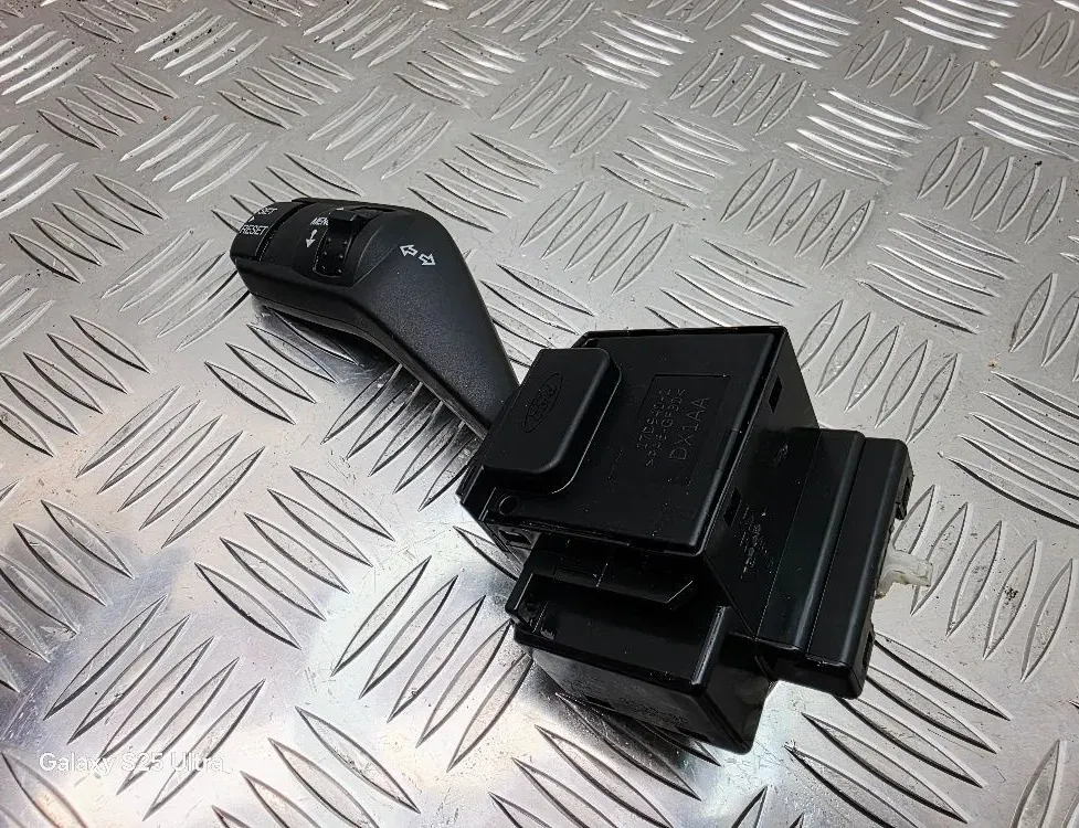 FORD Kuga 1 generation (2008-2013) Indikatorviskerarmkontakt 17D9402,17D940 33539075