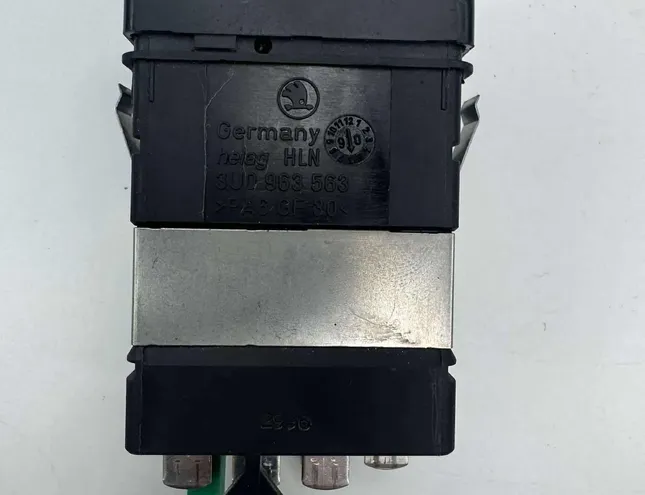 SKODA Superb 1 generation (2001-2008) Sædevarmekontakt 3U0963563 33310993