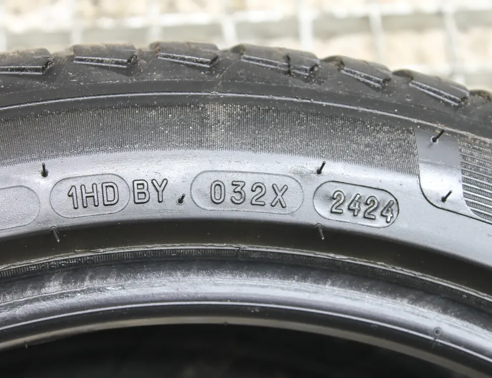 AUDI A6 C7/4G (2010-2020) Dæk 255/40R19,Michelin 33343317