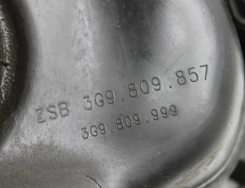 VOLKSWAGEN Passat B8 (2014-2023) Brændstoftankklap 3G9809857 35107022