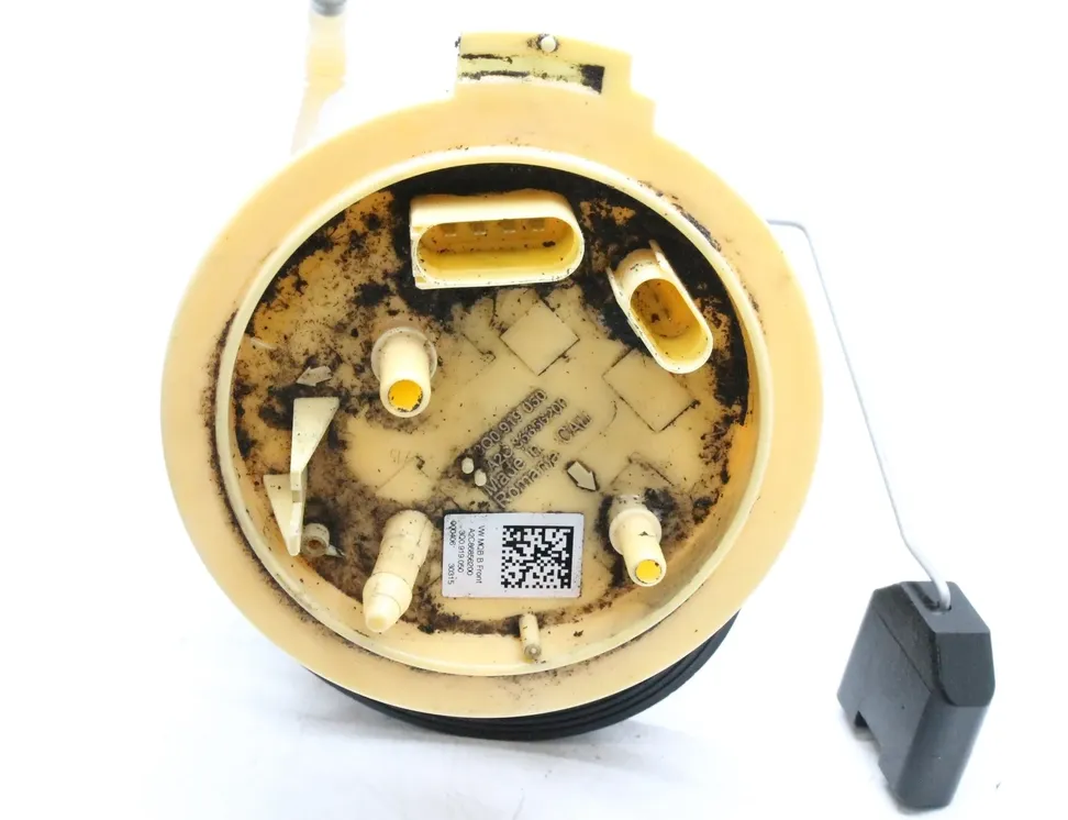 VOLKSWAGEN Passat B8 (2014-2023) Brændstofpumpe i tank 3Q0919050 35107560