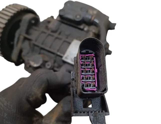 VOLKSWAGEN Golf 4 generation (1997-2006) Højtryksbrændstofpumpe 0460404977 35106363