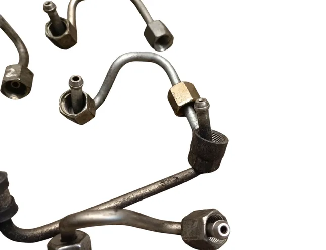 SKODA Yeti 1 generation (2009-2018) Brændstofinjektorens forsyningsledning/rør 34144423