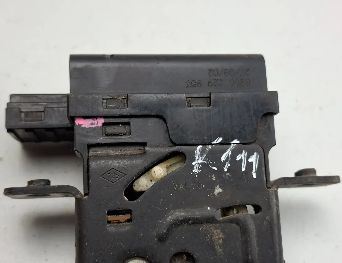 RENAULT Laguna 2 generation (2001-2007) Bagklaps bagklaplås 8200229903 33501284