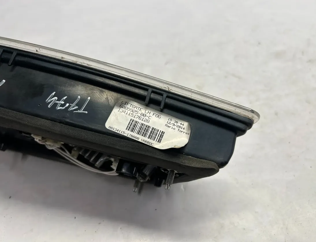 TESLA Model S 1 generation (2012-2024) Ekstra stoplys bagtil 600592500C,6005925-00-C 35106025