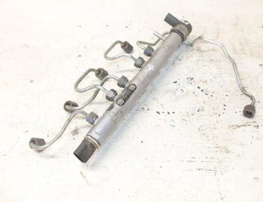 BMW 1 Series E81/E82/E87/E88 (2004-2013) Brændstofskinne 7809127 33277146