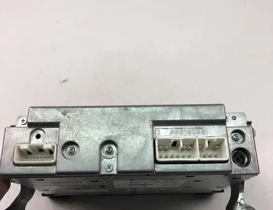 TOYOTA iQ 1 generation (2008-2020) Musikafspiller uden GPS 8612074010 34057516