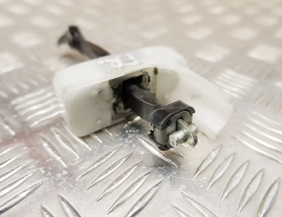 LEXUS IS XE30 (2013-2024) Forreste venstre dørbegrænser 68620-53060 33500225