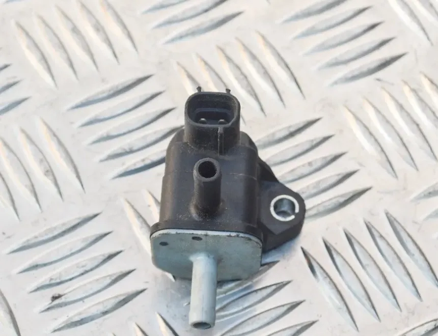 TOYOTA iQ 1 generation (2008-2020) Magnetventil 90910-12280136200-7070 30728736