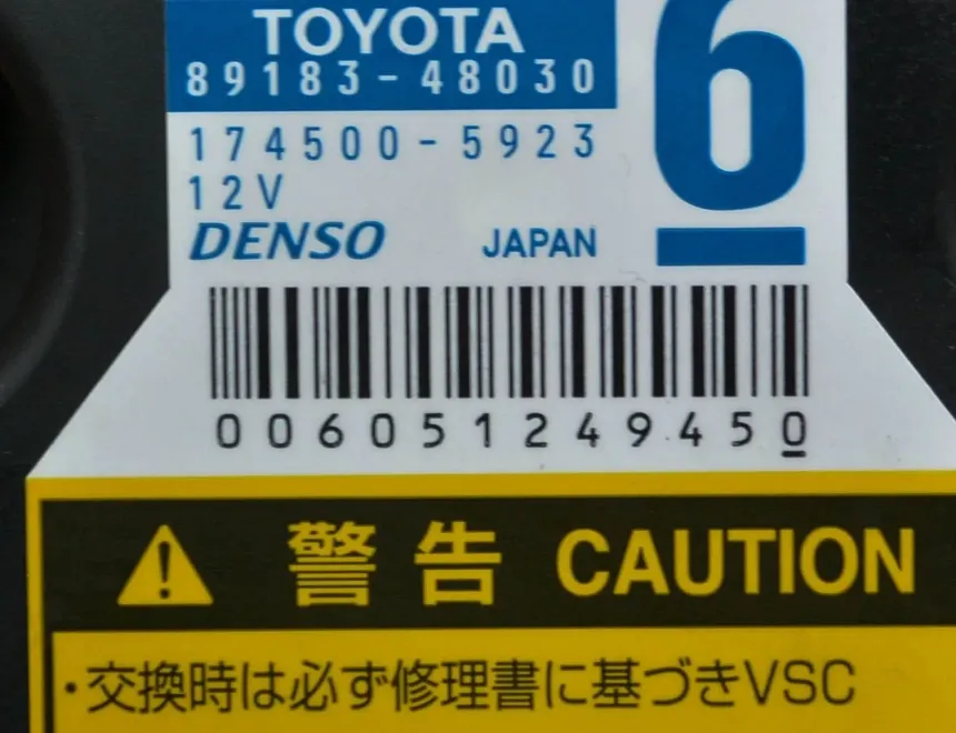 TOYOTA iQ 1 generation (2008-2020) Accelerationssensor 89183-48030 1774365