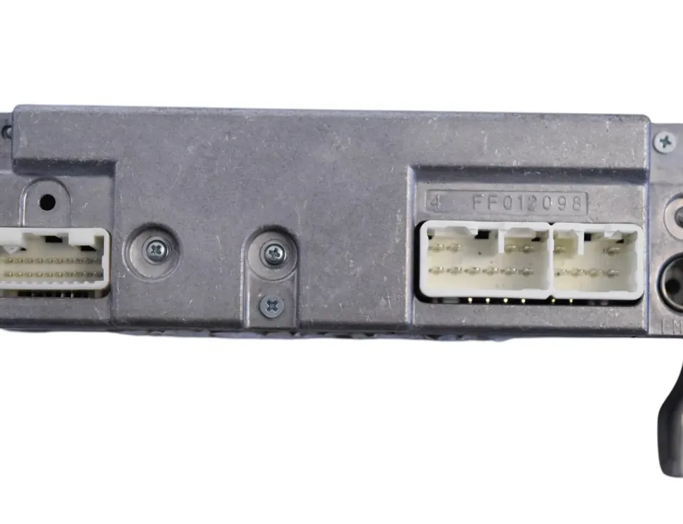 TOYOTA iQ 1 generation (2008-2020) CD skifter 86120-74010-C0 28399394