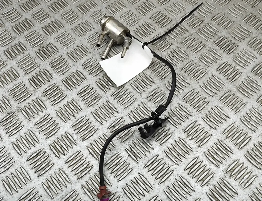 VOLKSWAGEN Golf 8 generation (2019-2023) AdBlue injektorer 05L131113G,42007557 33591261