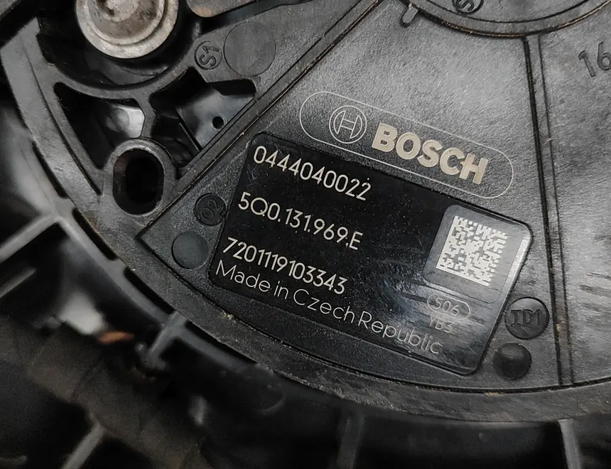 VOLKSWAGEN Golf 8 generation (2019-2023) AdBlue Tank 5WA131877D,5Q0131969E,0444040022 34805987