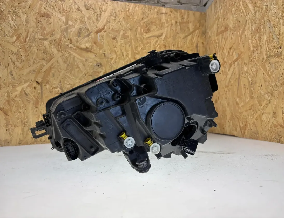 SKODA Karoq 1 generation (2017-2024) Forlygte forreste højre 57B941016D 29656212