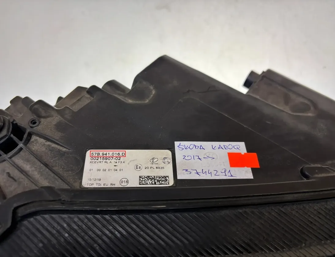 SKODA Karoq 1 generation (2017-2024) Forlygte forreste højre 57B941016D 29656212