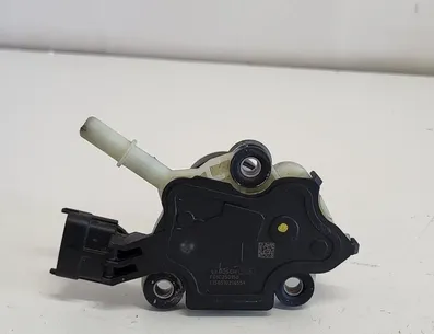 JAGUAR XE 1 generation (2014-2024) AdBlue pumpe F01C070013 27037585