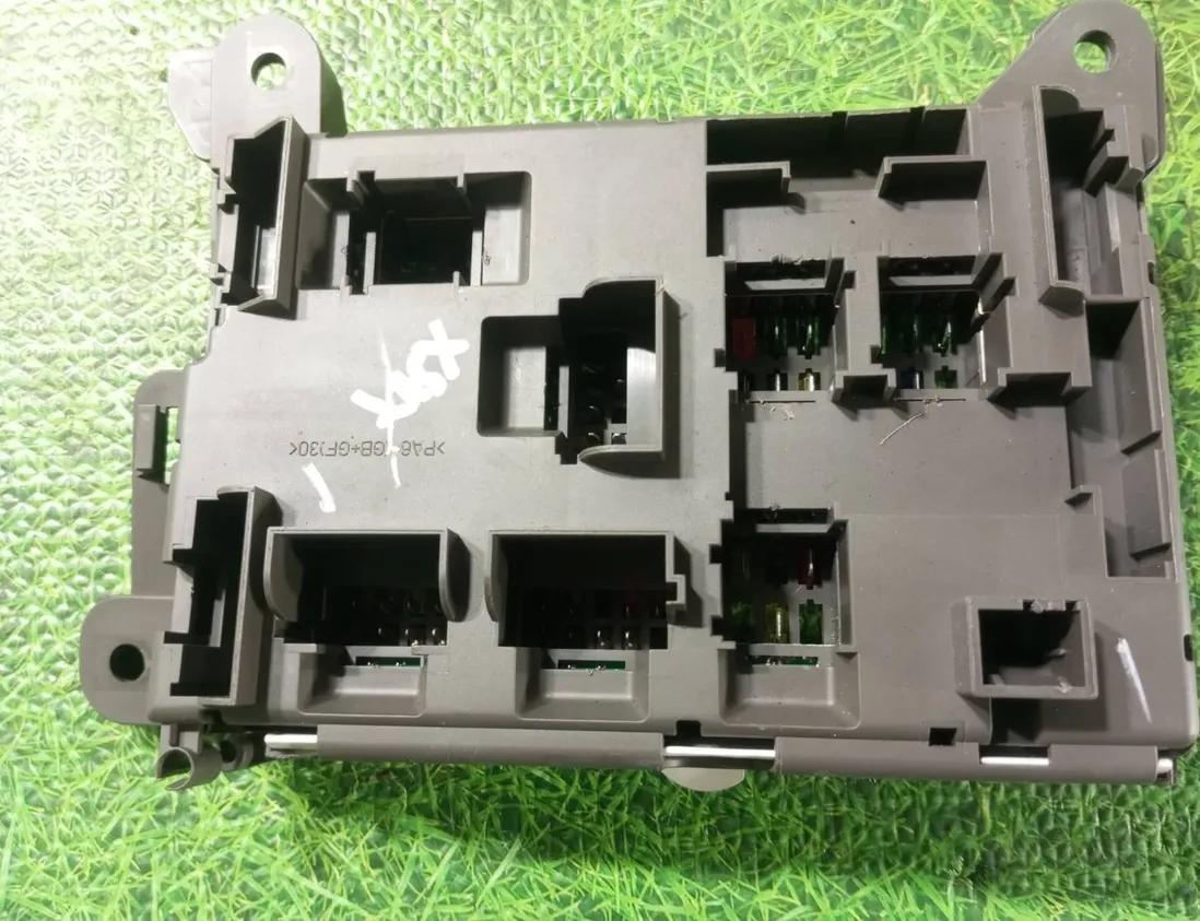 BMW X5 M E70 (2009-2013) Sikringsboks 693168704 22913829