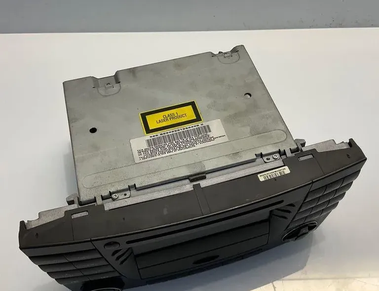 MERCEDES-BENZ E-Class W211/S211 (2002-2009) Musikafspiller med GPS A2118273842 33405872