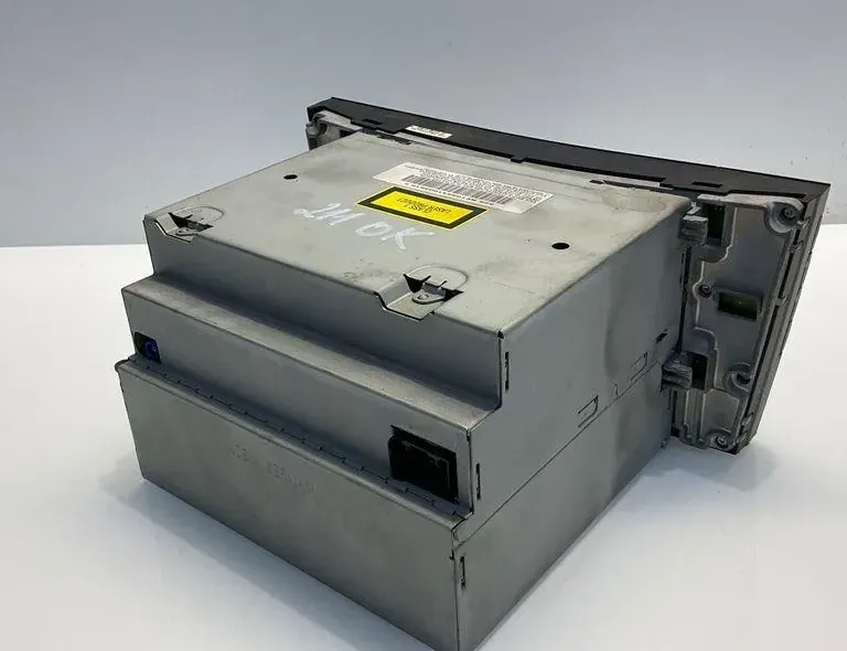 MERCEDES-BENZ E-Class W211/S211 (2002-2009) Musikafspiller med GPS A2118275142 33405922