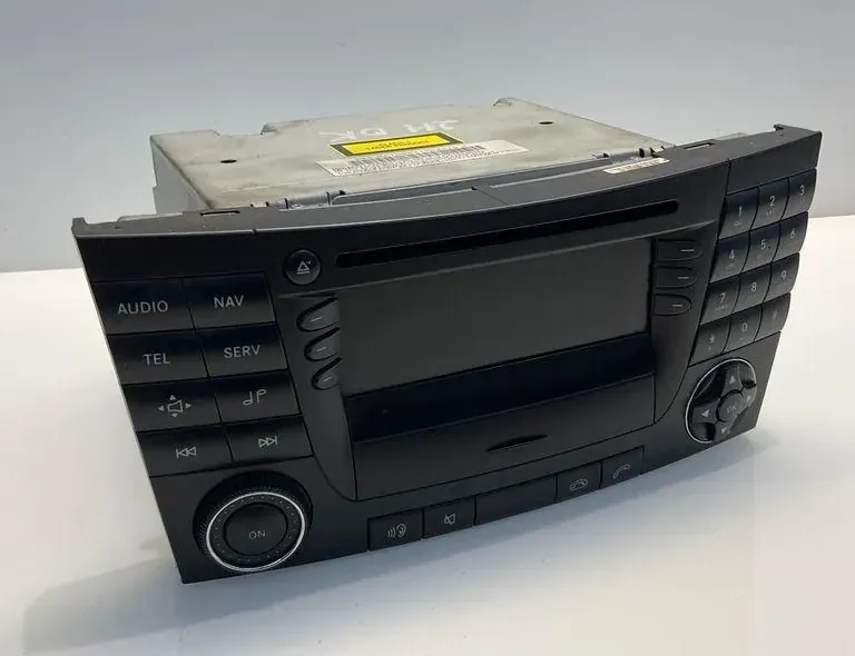 MERCEDES-BENZ E-Class W211/S211 (2002-2009) Musikafspiller med GPS A2118275142 33405922