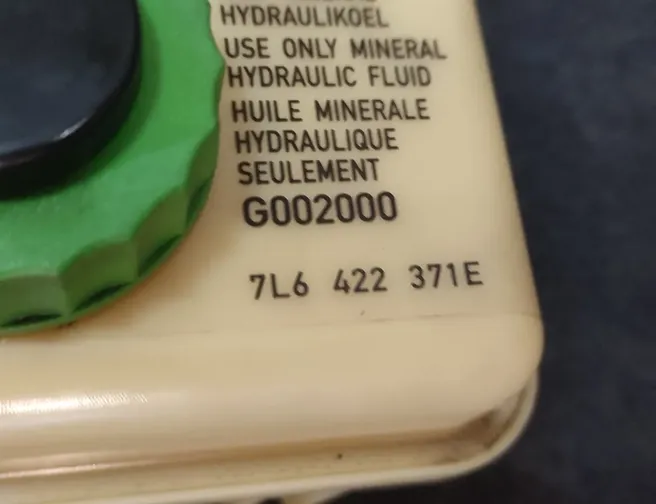 PORSCHE Cayenne 958 (2010-2018) Servostyringspumpetank 7L6422371E,7L6422371 18321122