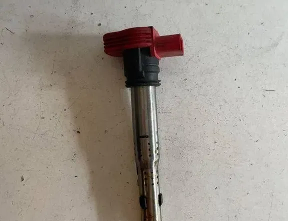 AUDI A4 B6/8E (2000-2005) Højspændingstændingsledning (stikledning) CL005,06C905115F,06C905115H,06C905115L,06C905115K,CL034,06B905115S,06C905115G,06C905115N,CL015,06C905115M 34768369