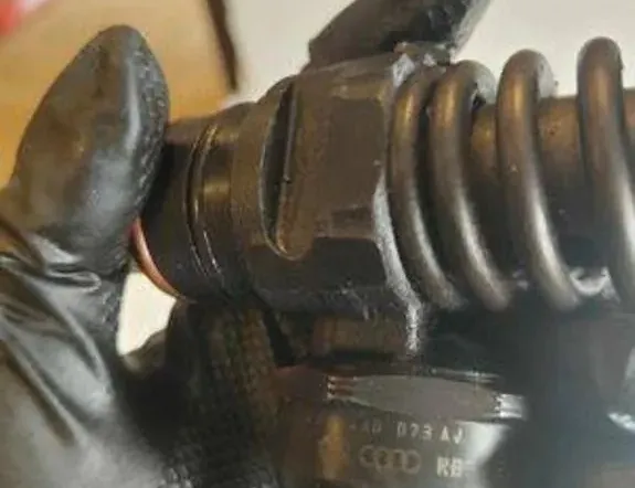 VOLKSWAGEN Passat B5 (1996-2005) Brændstofinjektor 038130073AJ,038130073J 34676507