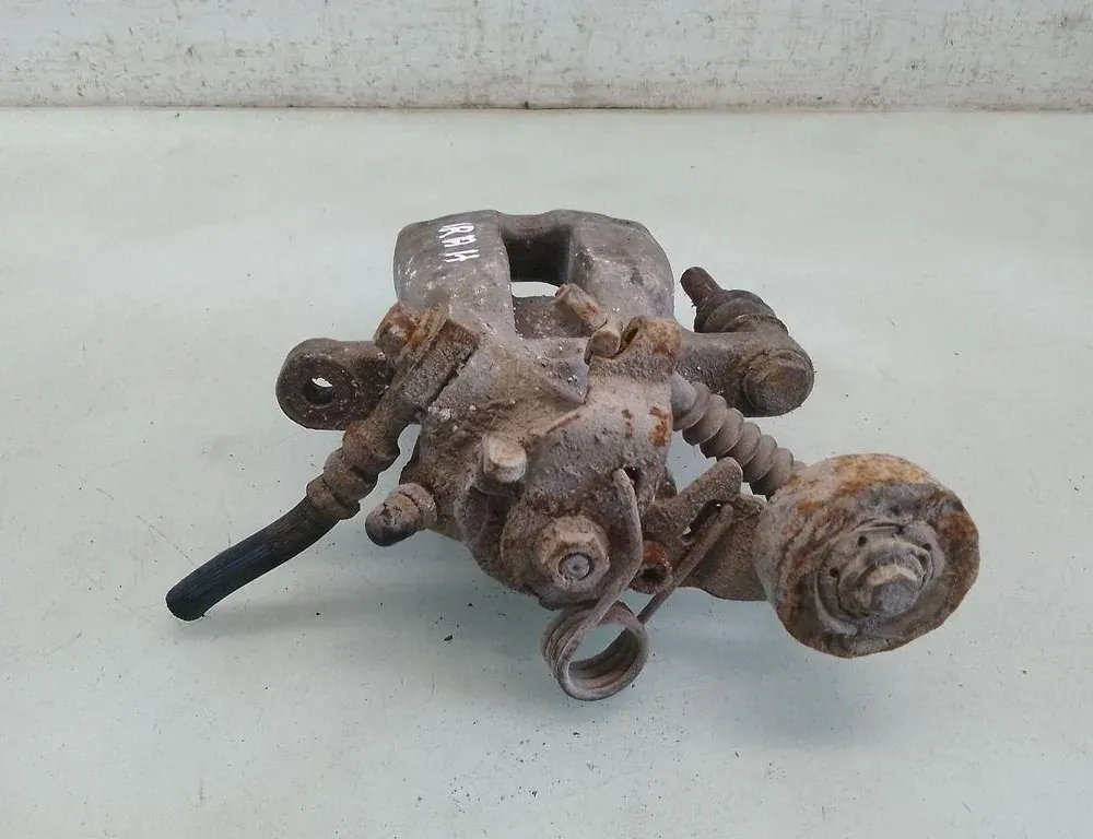 OPEL Astra H (2004-2014) Højre bagbremsekaliber 35083662