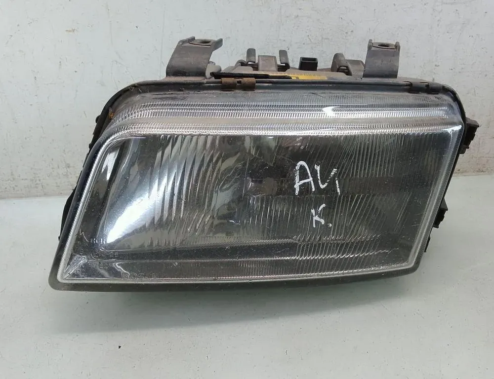AUDI A4 B5/8D (1994-2001) Forlygte venstre forlygte 35099364