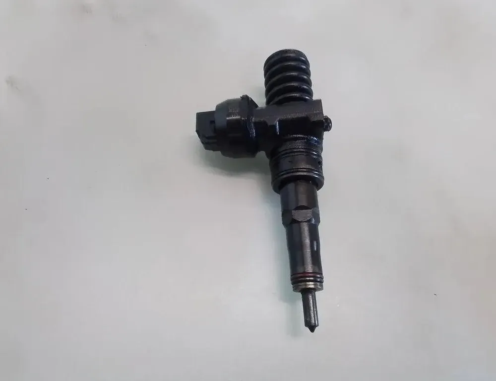 VOLKSWAGEN Passat B5 (1996-2005) Brændstofinjektor 0414720037 35057916