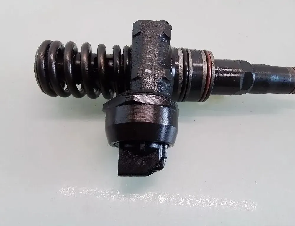 VOLKSWAGEN Passat B5 (1996-2005) Brændstofinjektor 0414720037 35100253
