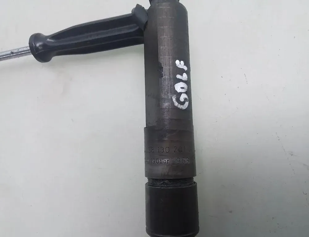 VOLKSWAGEN Golf 4 generation (1997-2006) Brændstofinjektor 038130201G 35099857