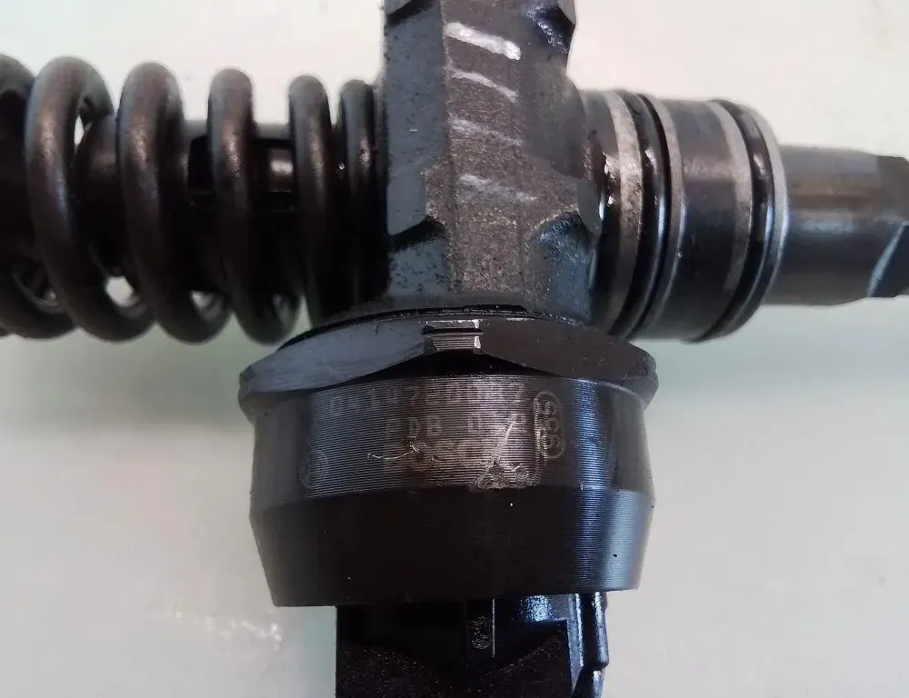 VOLKSWAGEN Passat B5 (1996-2005) Brændstofinjektor 0414720037 35057839