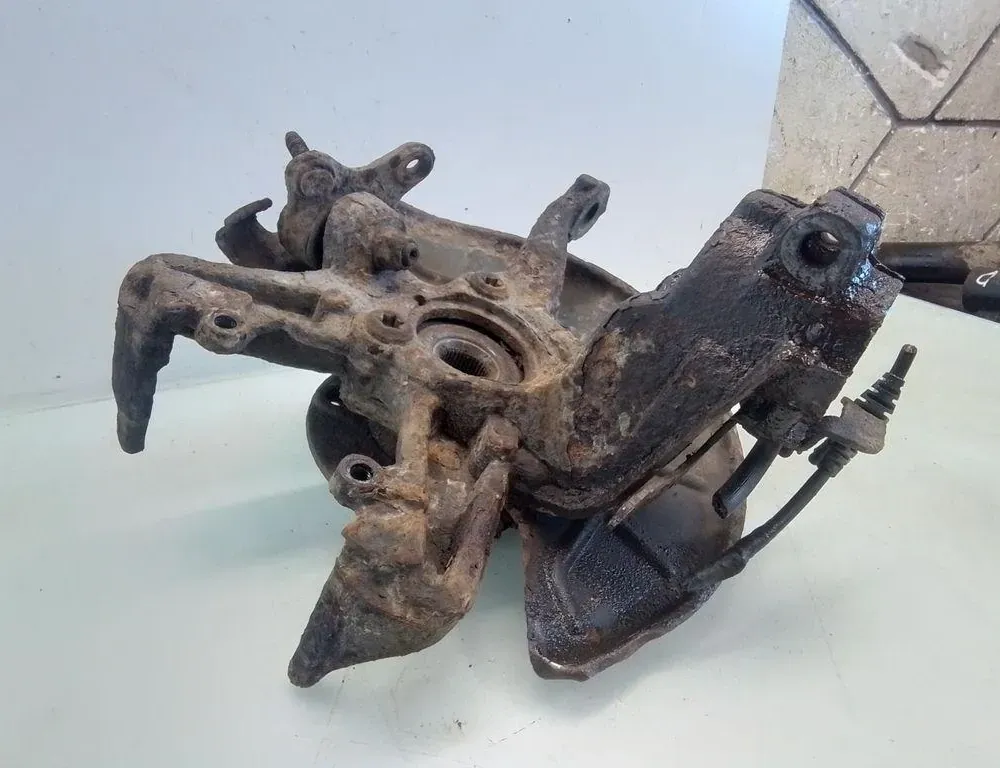 SKODA Octavia 2 generation (2004-2013) Forreste venstre hjulnav 35099456