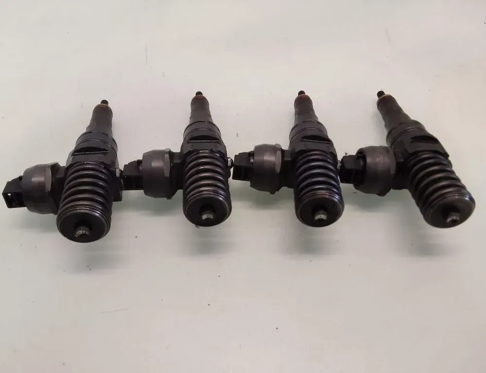 VOLKSWAGEN Golf 4 generation (1997-2006) Brændstofindsprøjtningssæt 038130073AJ 35098721