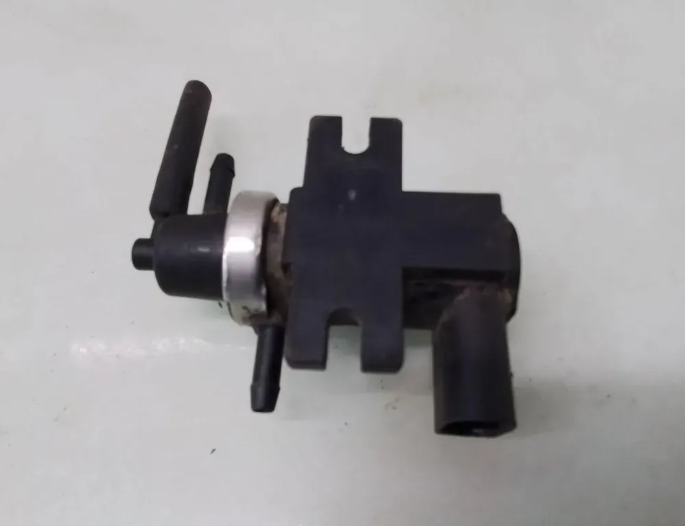 AUDI A4 B5/8D (1994-2001) Magnetventil 35089447