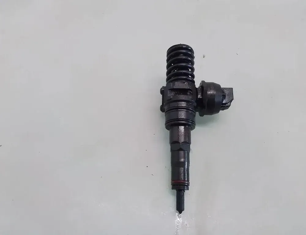 VOLKSWAGEN Golf 5 generation (2003-2009) Brændstofinjektor 038130073 35100914