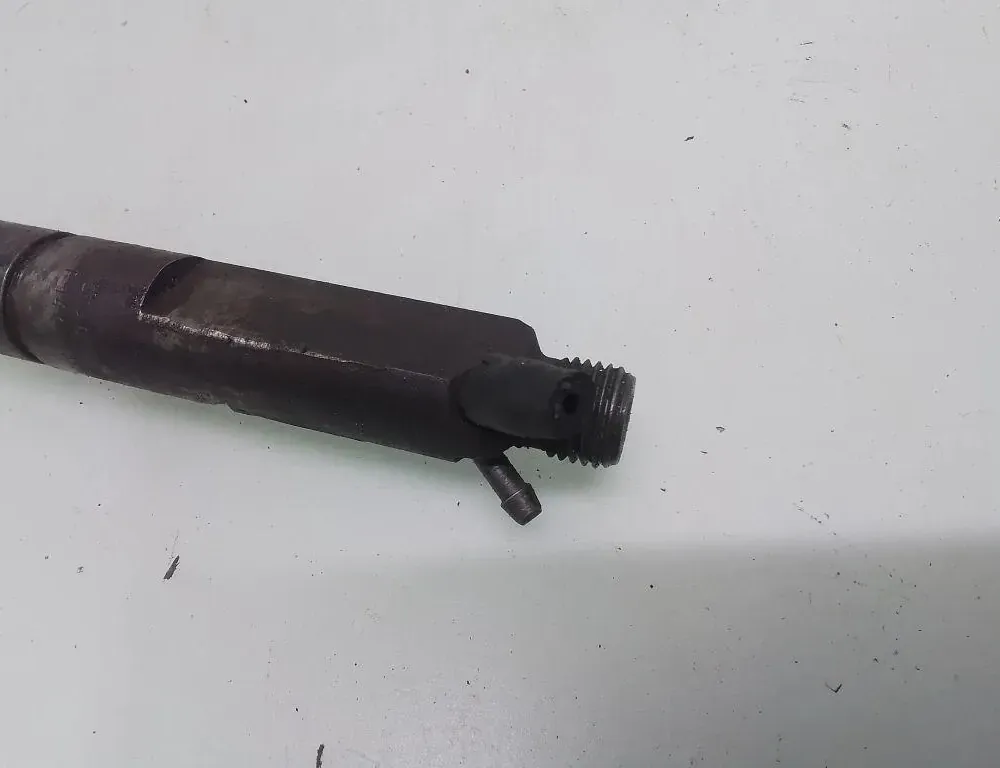 VOLKSWAGEN Golf 4 generation (1997-2006) Brændstofinjektor 038130201G 35099515