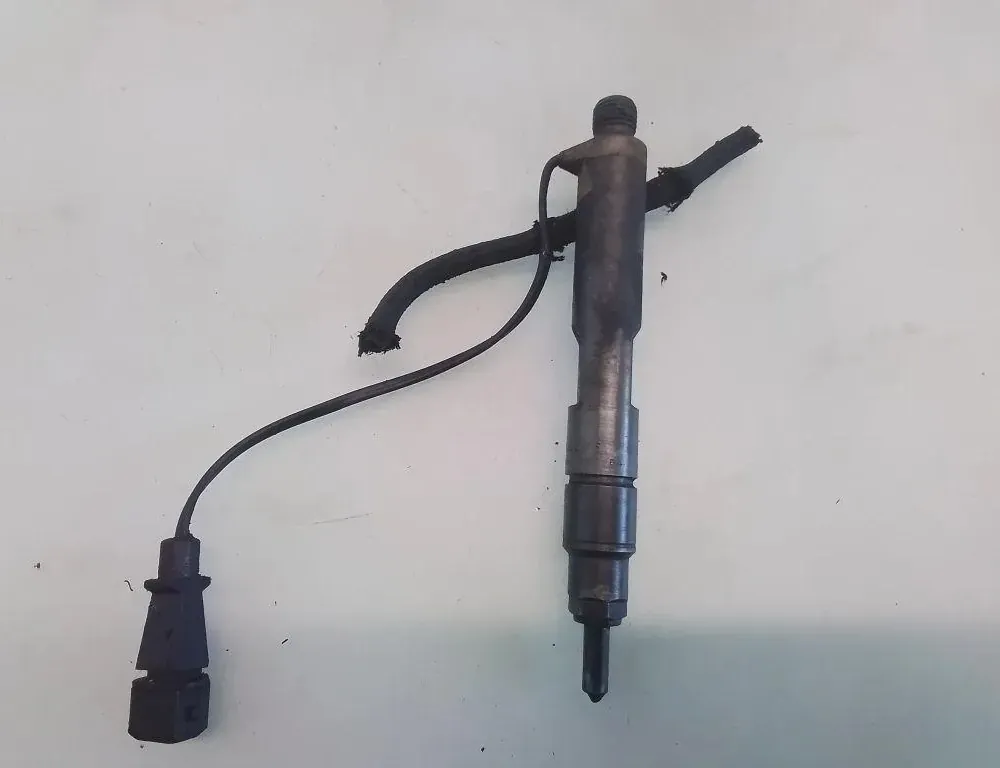 VOLKSWAGEN Golf 4 generation (1997-2006) Brændstofinjektor 038130201 35088218