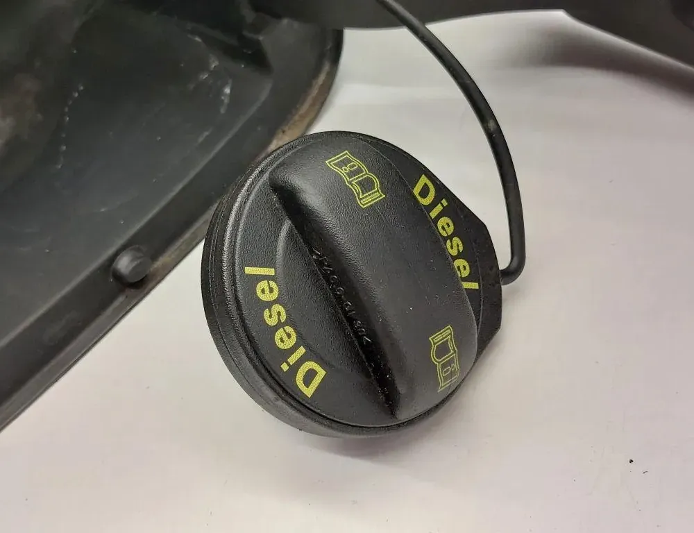 VOLKSWAGEN Passat B8 (2014-2023) Lås til brændstoftankdæksel 5N0201553D,1K0010497C,3G9809857,3G9809999 34446264