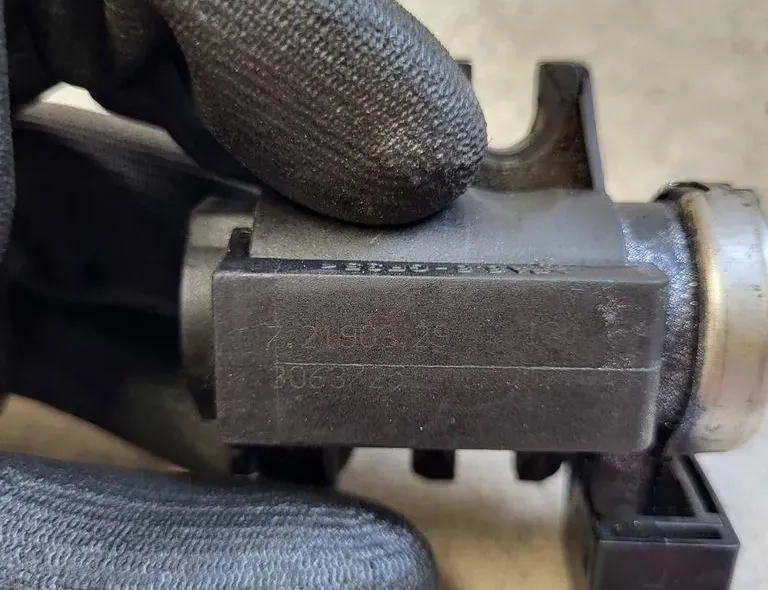 VOLVO XC90 1 generation (2002-2014) Magnetventil 72190329 35103616