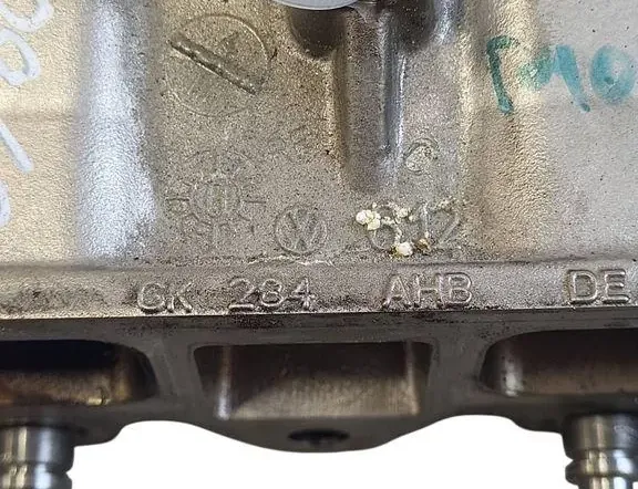 VOLKSWAGEN Passat B7 (2010-2015) Brændstofskinne GK284AHBDE 33384792