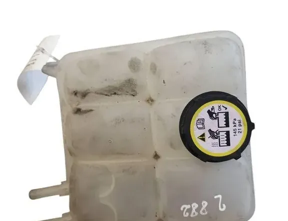 VOLVO V50 1 generation (2003-2012) Ekspansionsbeholder 33477475