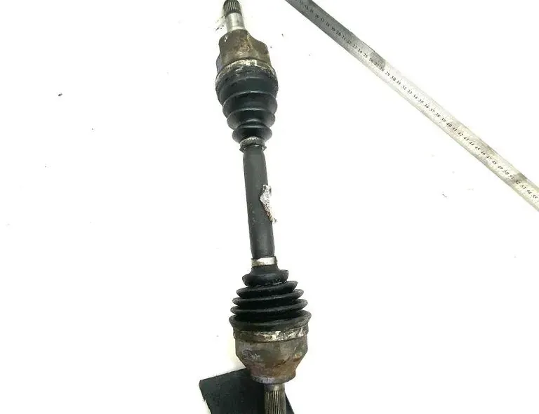 VOLVO V50 1 generation (2003-2012) Forreste venstre drivaksel 33503384